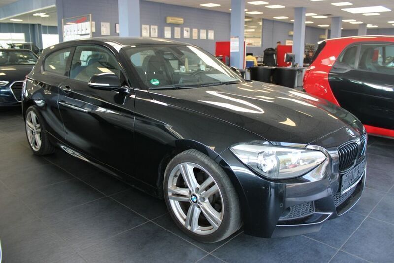Schwarz Gebraucht 2013 BMW 120 M Sport Kleinwagen | 11.480 € - Bild 1/4