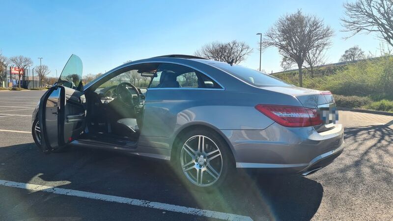 Grau Gebraucht 2009 Mercedes E500 AMG Coupé | 17.900 € (Guter Preis) - Bild 1/4