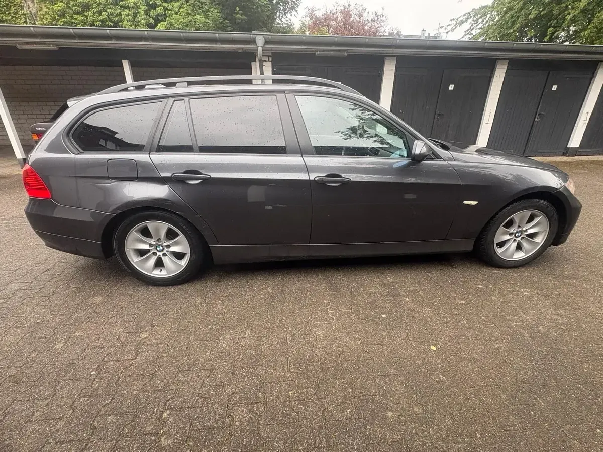 Gebraucht BMW 320 2007 Grau Kombi