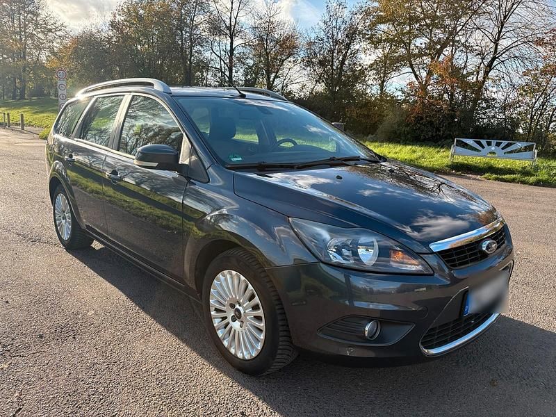 Gebraucht Ford Focus Titanium 101 PS (74 kW) 2010 Grau Kombi