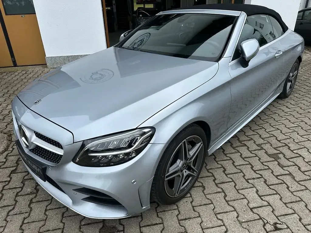 Gebraucht Mercedes C220 AMG 194 PS (142 kW) 2023 Silber Cabrio