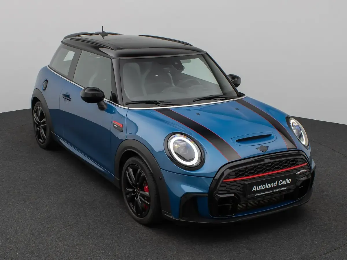 Używany Mini John Cooper Works 231 KM (169 kW) 2023 Niebieski Hatchback