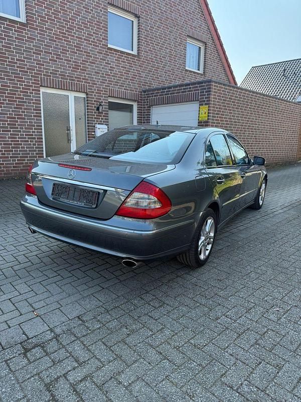 Gebraucht Mercedes E280 190 PS (139 kW) 2008 Grau Limousine