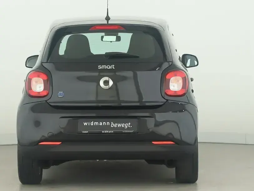 Usata Smart ForFour Electric Drive 60 kW (82 CV) 2022 Nero Berlina