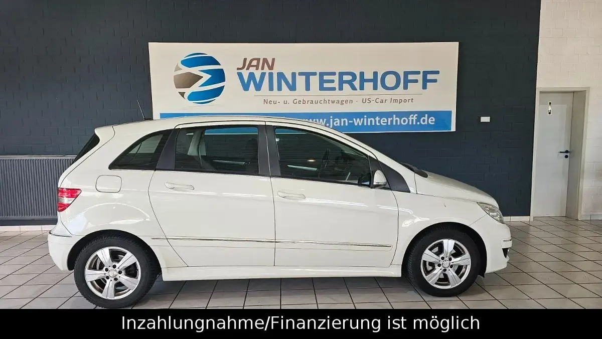 Gebraucht Mercedes B200 140 PS (102 kW) 2009 Weiß Van / Kleinbus