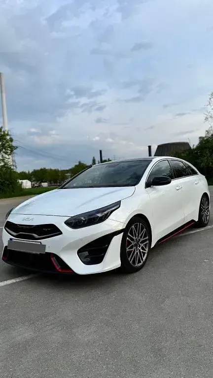 Gebraucht Kia ProCeed GT GT 204 PS (150 kW) 2022 Weiß Kleinwagen