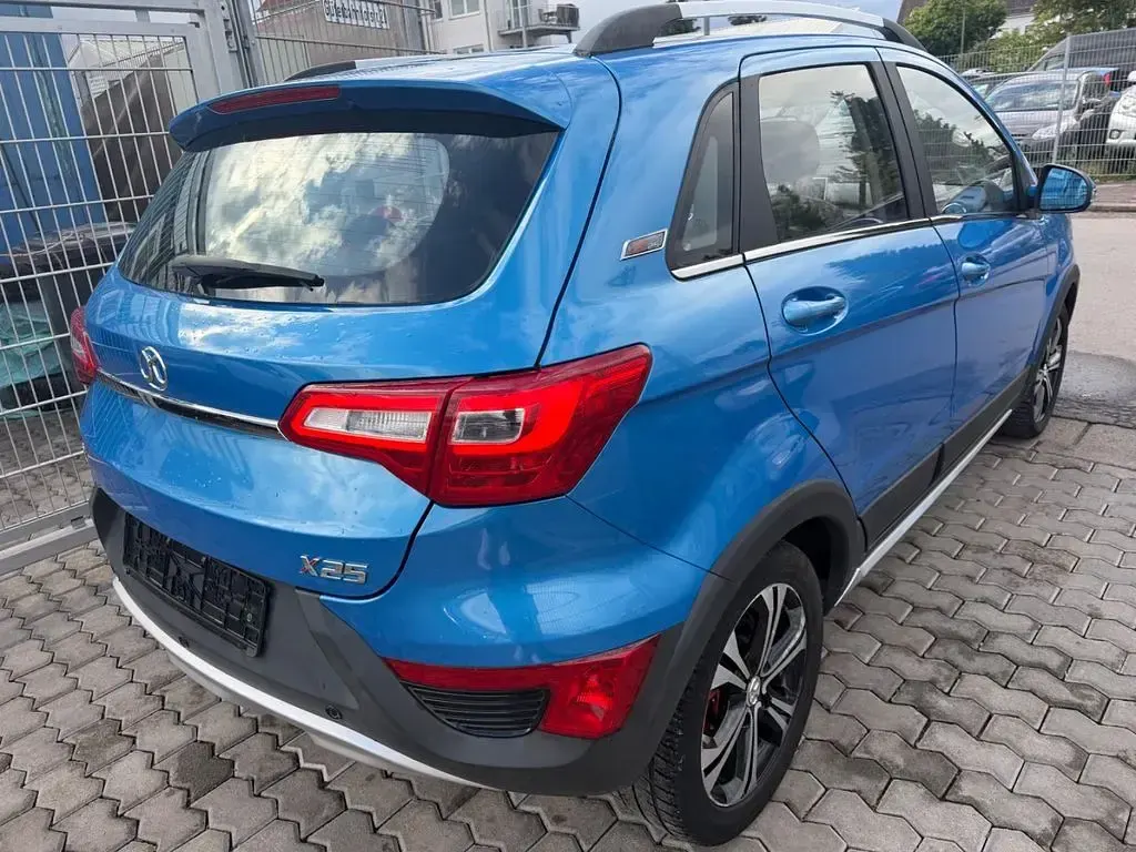 Gebraucht Baic X25 111 PS (81 kW) 2018 Blau Van / Kleinbus