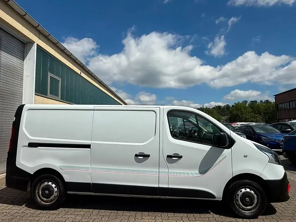 Gebraucht Renault Trafic Komfort 120 PS (88 kW) 2019 Weiß Van / Kleinbus