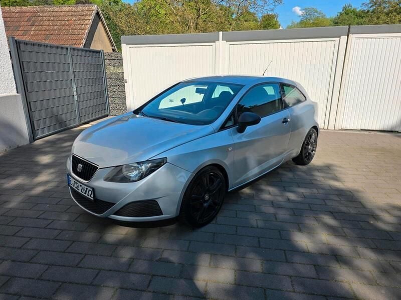 Silber Gebraucht 2010 Seat Ibiza Kleinwagen | 2.600 € (Fairer Preis) - Bild 1/4