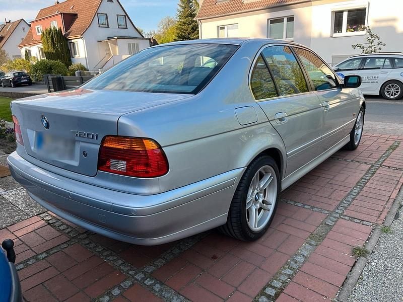 Używany BMW 520 170 KM (125 kW) 2002 Srebrny Sedan/Limuzyna