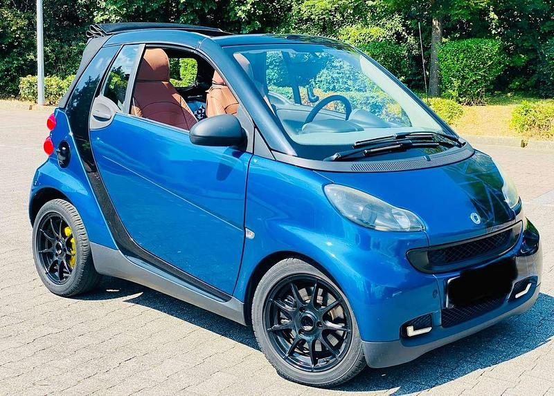 Tridion in schwarz Gebraucht 2007 Smart ForTwo Cabrio Cabrio | 7.200 € - Bild 1/4