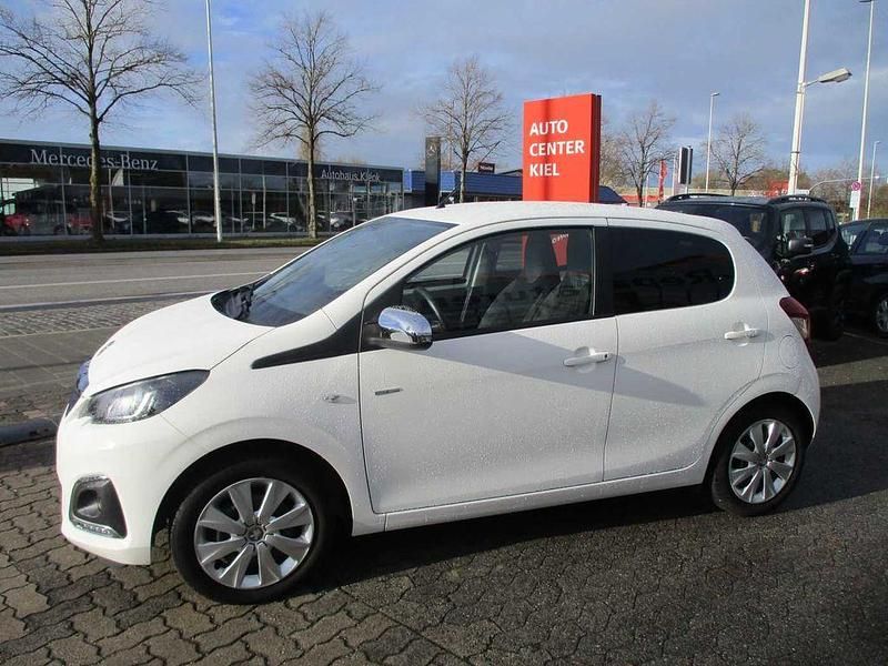 Weiß Gebraucht 2021 Peugeot 108 Style Limousine | 9.980 € (Fairer Preis) - Bild 1/4