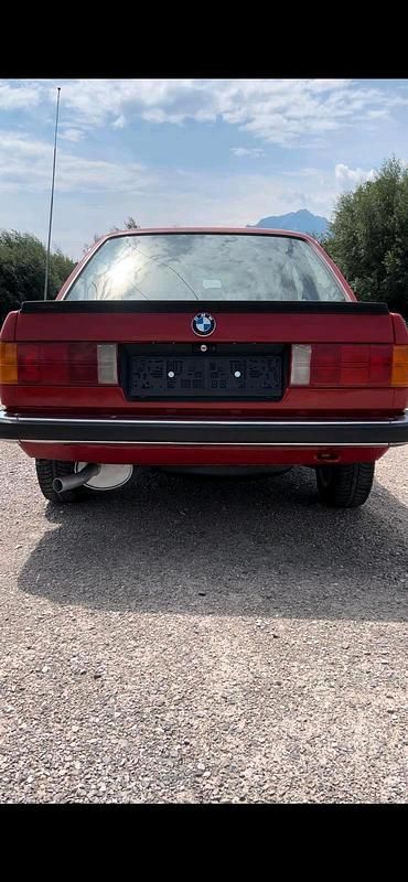 Gebraucht BMW 318 110 PS (80 kW) 1986 Rot Coupé