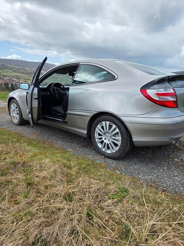 Gebraucht Mercedes CL200 116 PS (85 kW) 2004 Grau Coupé