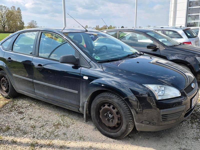 Second-hand Ford Focus 100 CP (73 kW) 2006 Negru Berlinǎ