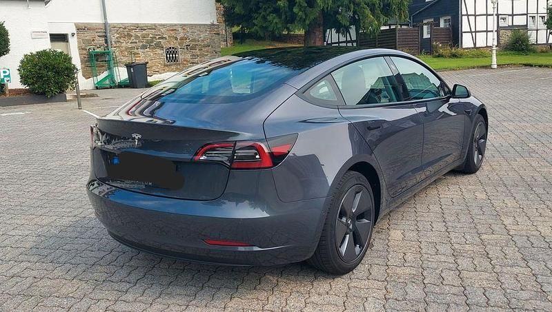 Gebraucht Tesla Model 3 RWD 239 kW (325 PS) 2022 Grau Limousine