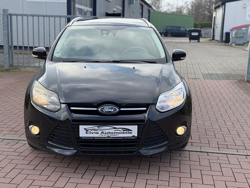 Używany Ford Focus Titanium 150 KM (110 kW) 2012 Czarny Kombi