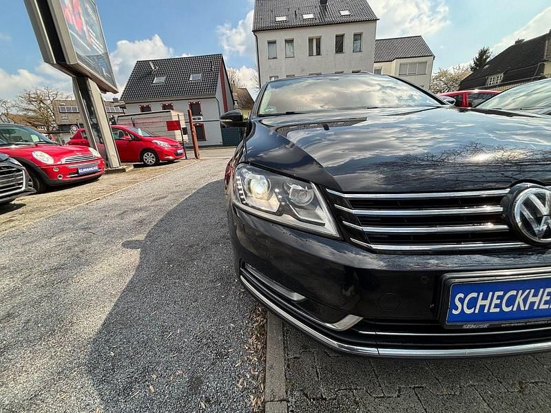 Gebraucht VW Passat Highline 140 PS (102 kW) 2013 Schwarz Kombi