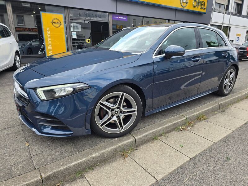 Blau Gebraucht 2020 Mercedes A200 AMG line Limousine | 26.950 € (Fairer Preis) - Bild 1/4