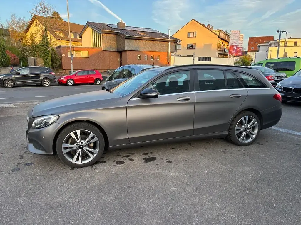 Gebraucht Mercedes C200 136 PS (100 kW) 2015 Schwarz Limousine