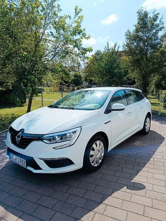 Weiß Gebraucht 2019 Renault Mégane IV Life Limousine | 10.999 € (Guter Preis) - Bild 1/4