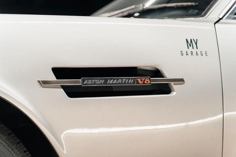 Gebraucht Aston Martin V8 349 PS (256 kW) 1973 Silber Coupé