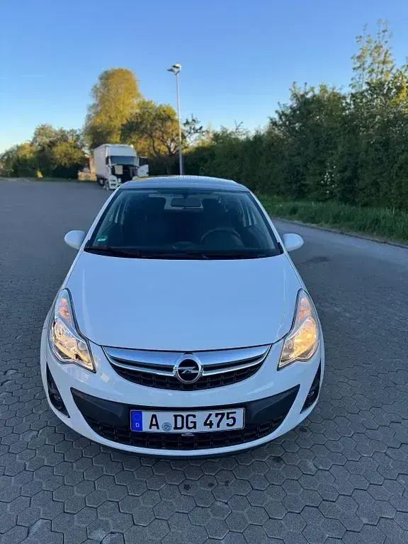 Gebraucht Opel Corsa Active 69 PS (50 kW) 2013 Weiß Kleinwagen