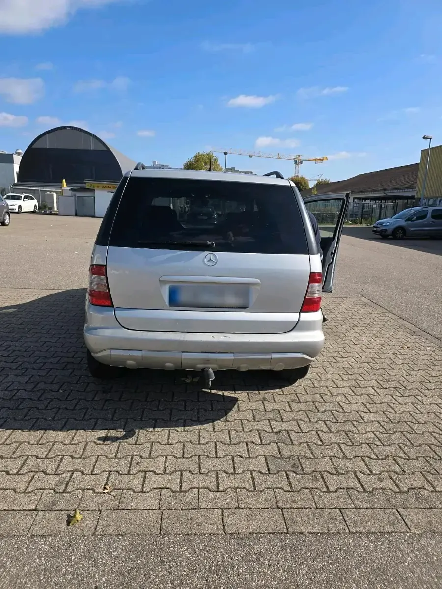 Gebraucht Mercedes ML270 160 PS (117 kW) 2003 Grau SUV