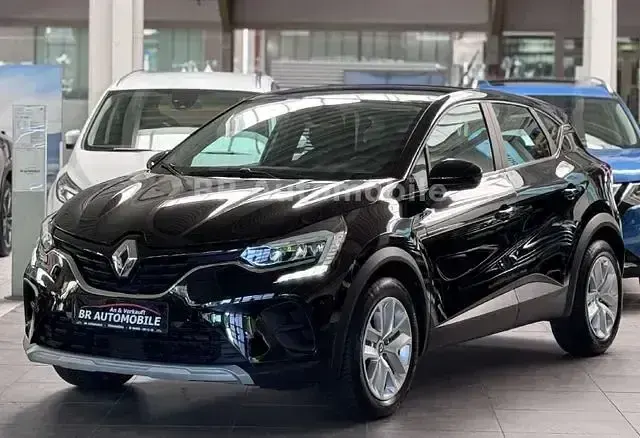 Używany Renault Captur Evolution 140 KM (102 kW) 2023 Czarny SUV