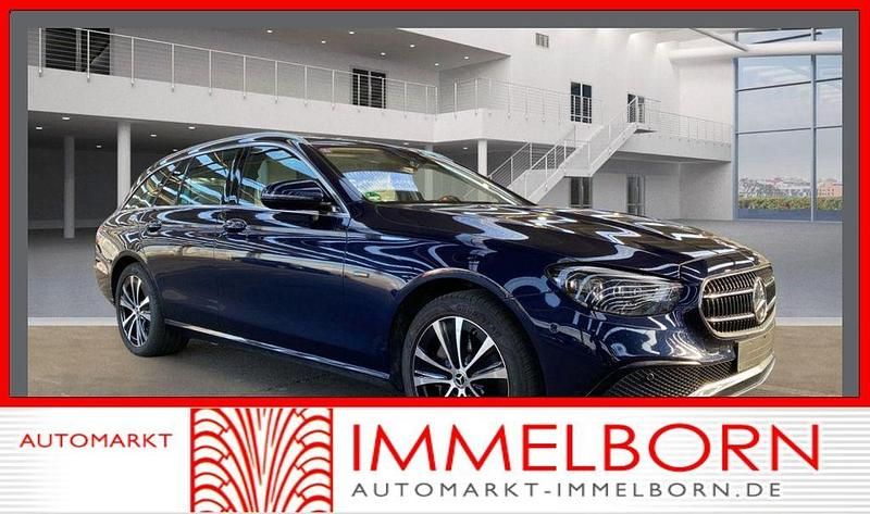 Blau Gebraucht 2021 Mercedes E300 Limousine | 27.980 € (Superpreis) - Bild 1/4
