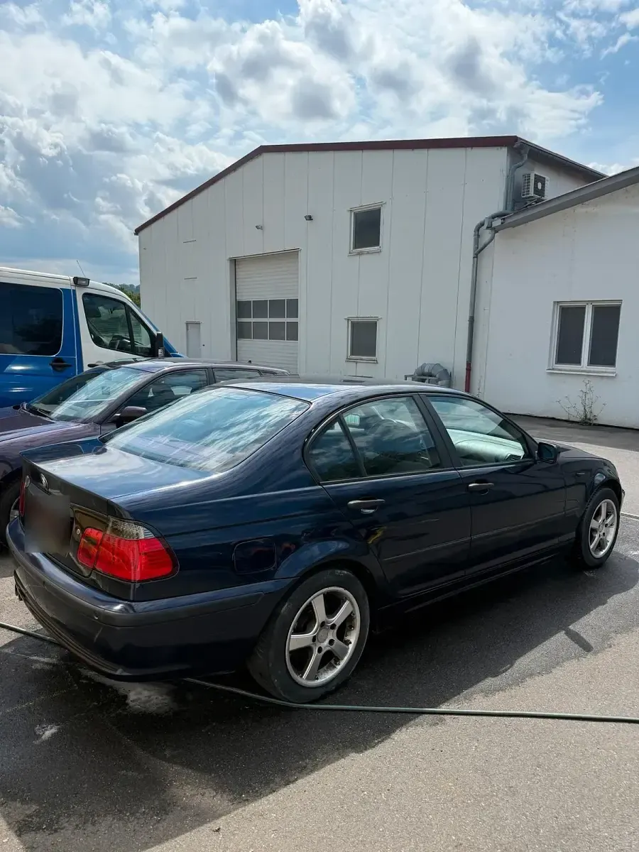 Gebraucht BMW 318 M Sport 143 PS (105 kW) 2004 Blau Limousine