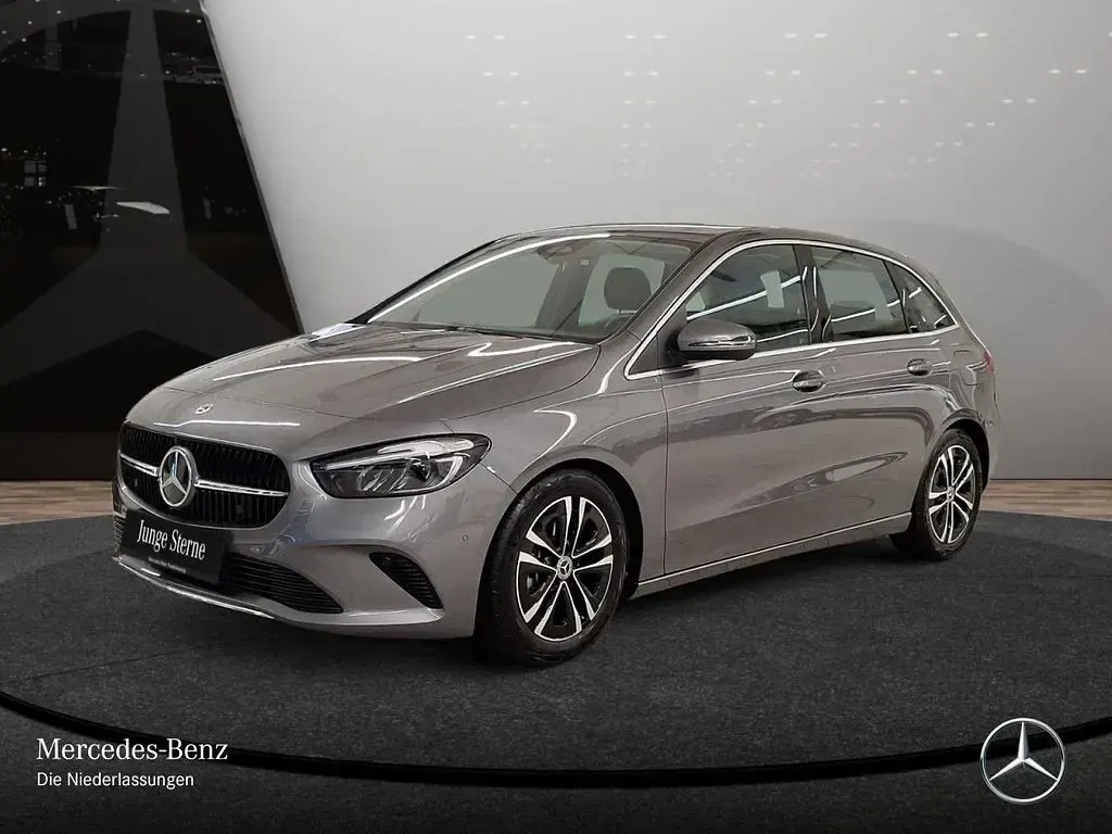 Gebraucht Mercedes B180 Progressive 136 PS (100 kW) 2025 Mountaingrau Kleinwagen