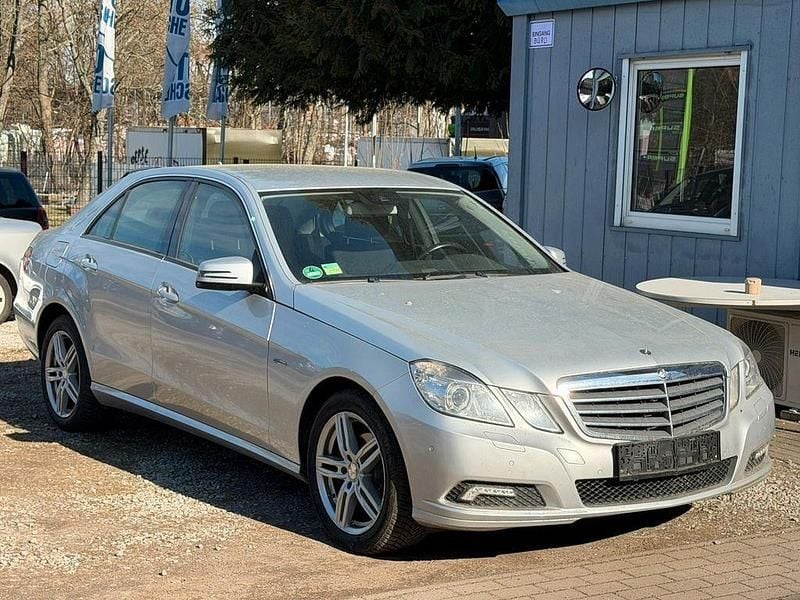 Gebraucht Mercedes E220 170 PS (125 kW) 2009 Silber Limousine