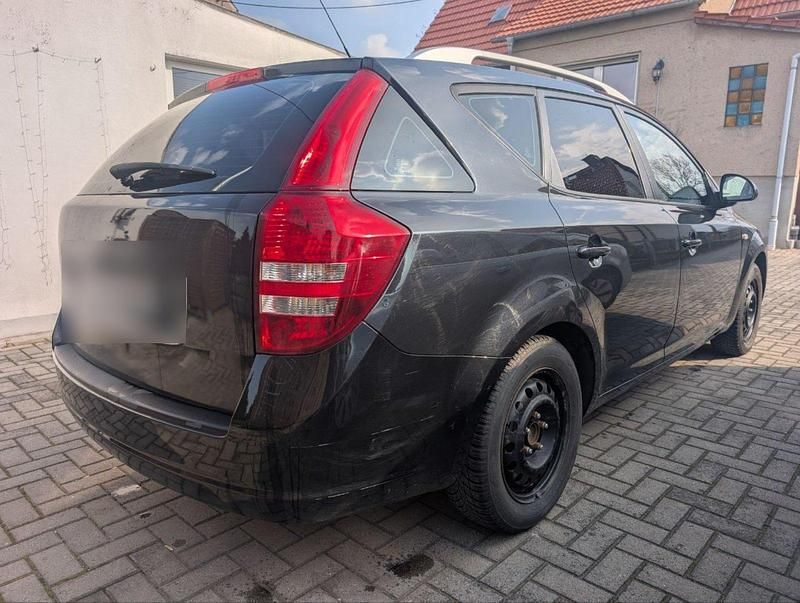 Gebraucht Kia Ceed 109 PS (80 kW) 2009 Schwarz Kleinwagen