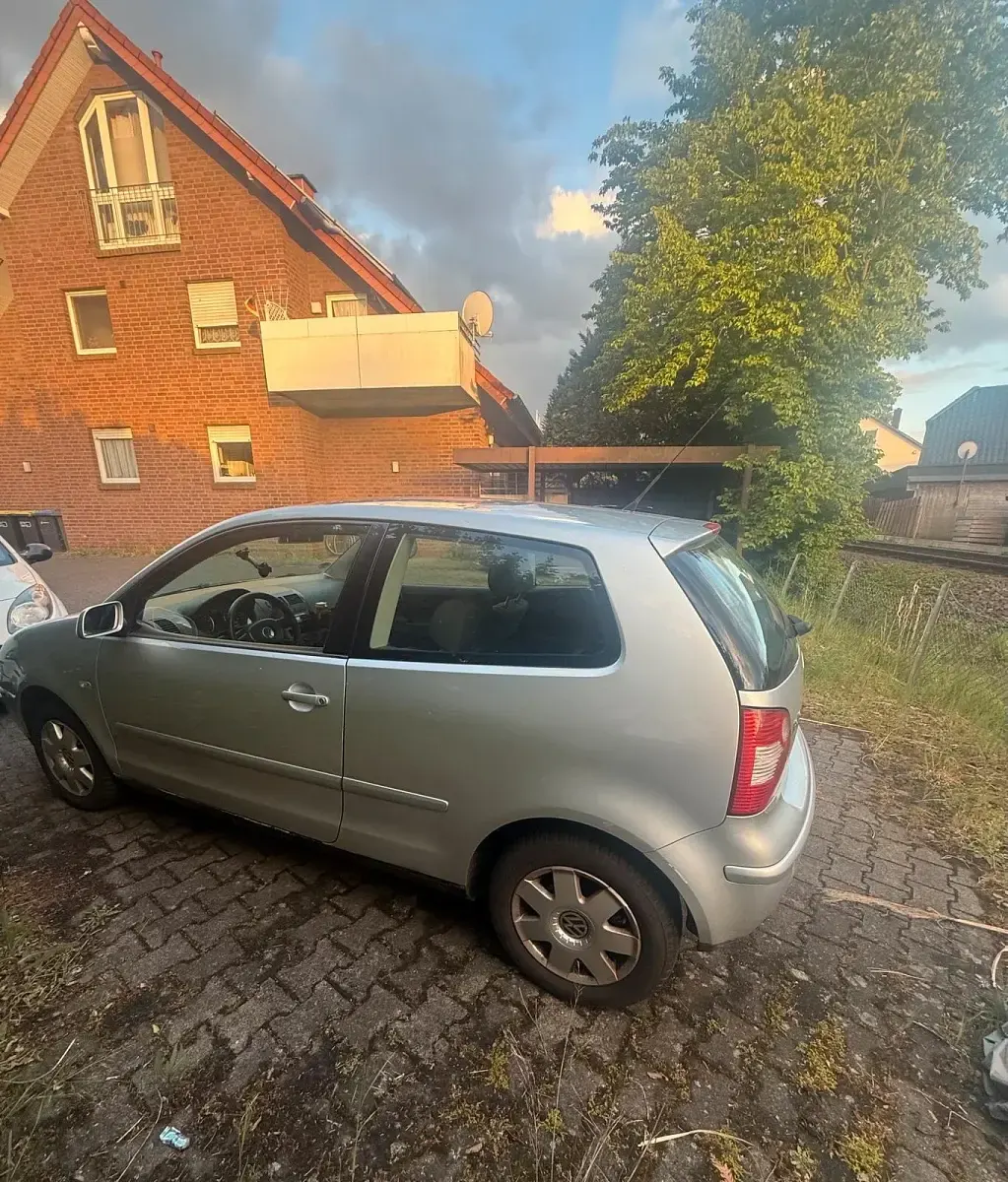 Gebraucht VW Polo 101 PS (74 kW) 2004 Grau Kleinwagen