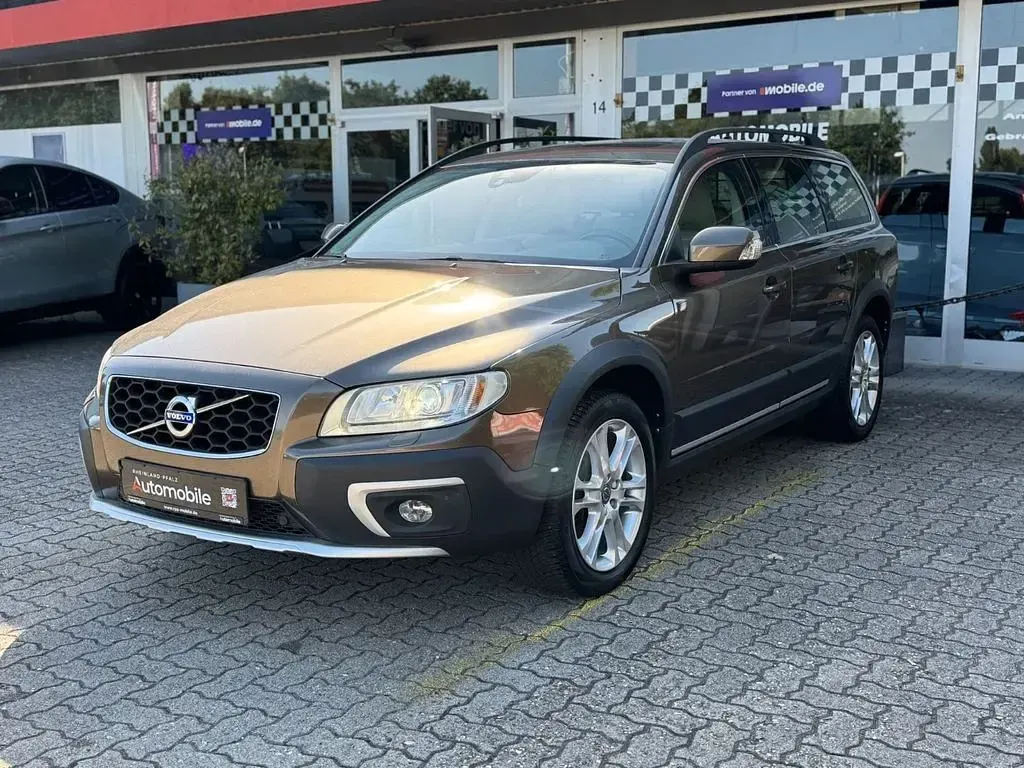 Gebraucht Volvo XC70 181 PS (133 kW) 2016 Braun Kombi