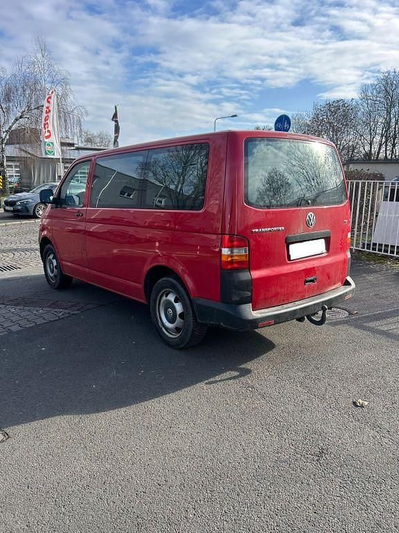Gebraucht VW T5 131 PS (96 kW) 2008 Rot Van