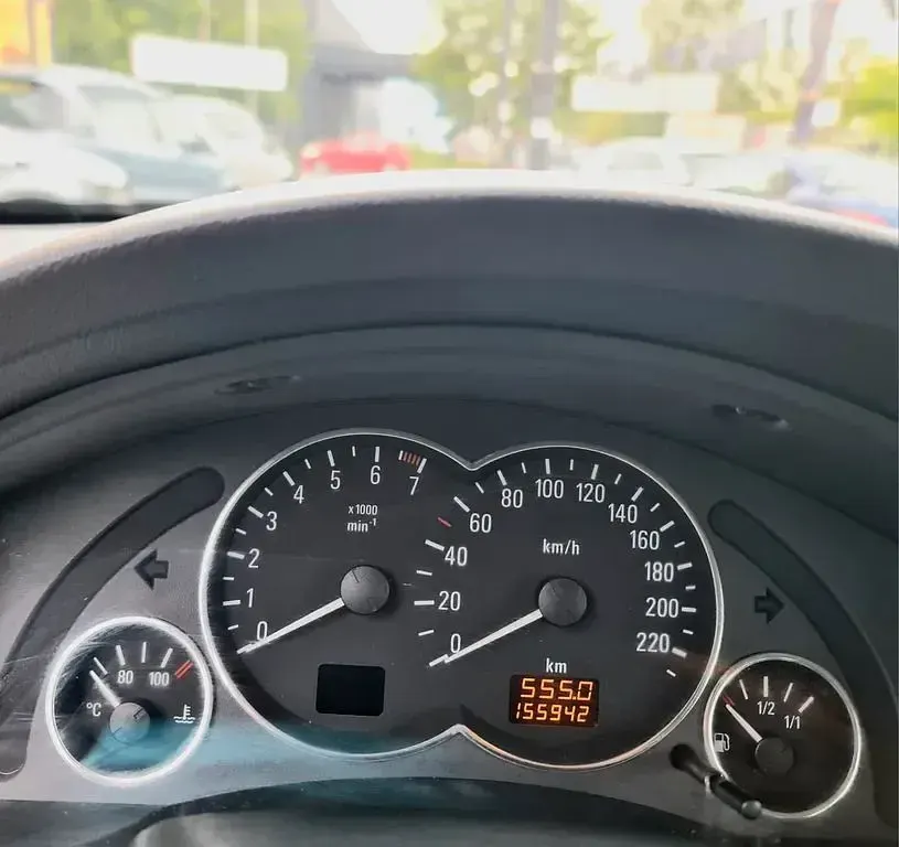 Używany Opel Meriva Basis 101 KM (74 kW) 2005 Srebrny Minivan