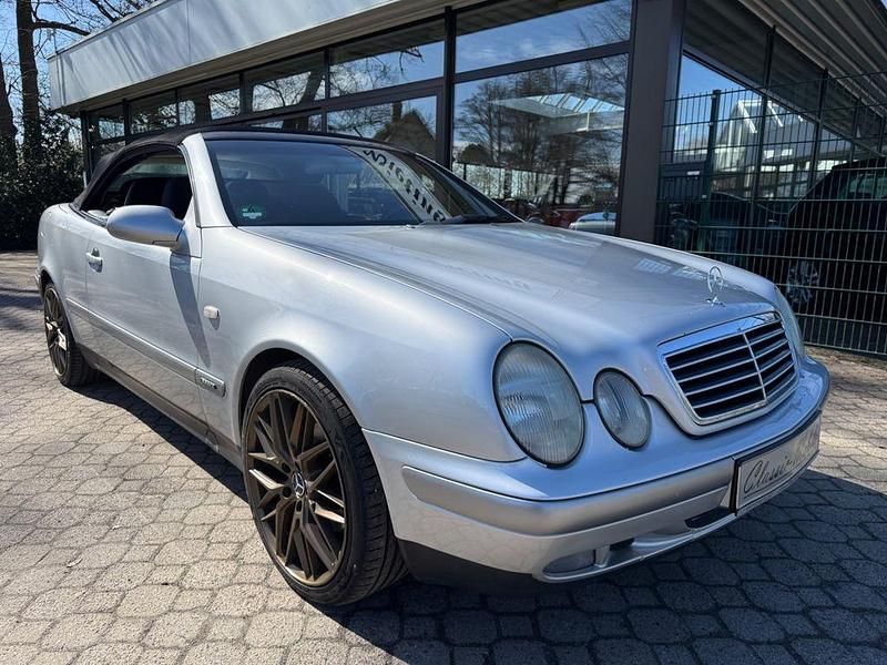 Gebraucht Mercedes CLK230 193 PS (141 kW) 1999 Silber Cabrio