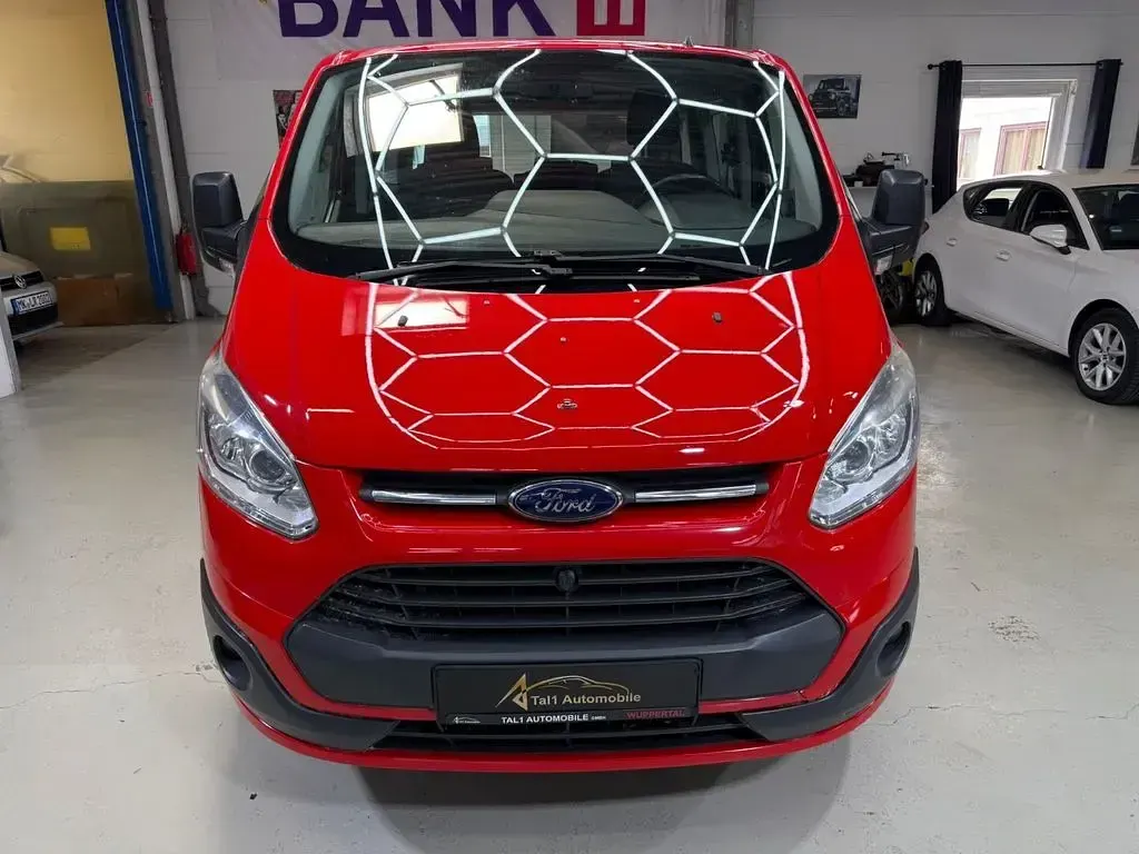 Gebraucht Ford Tourneo 125 PS (91 kW) 2013 Rot Van / Kleinbus