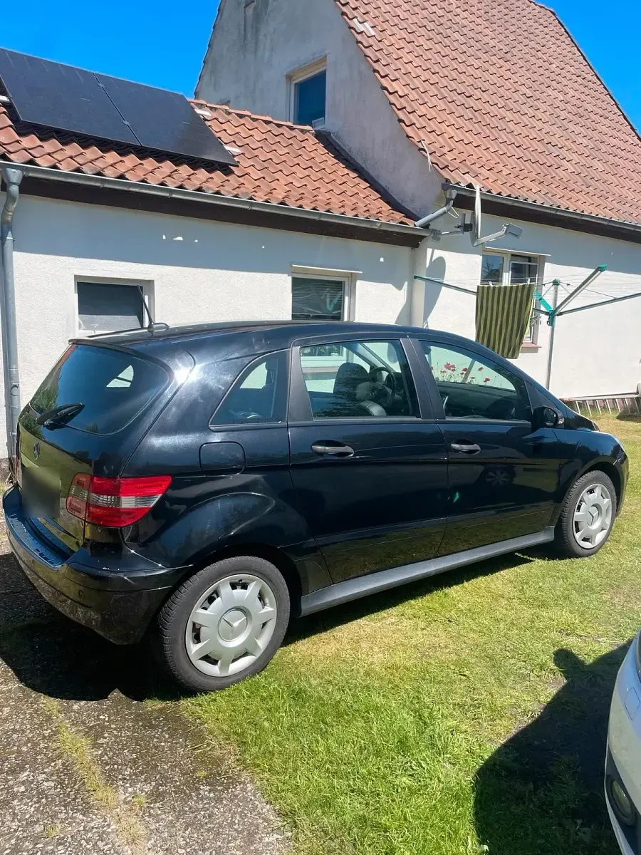 Gebraucht Mercedes B200 136 PS (100 kW) 2006 Schwarz Van / Kleinbus