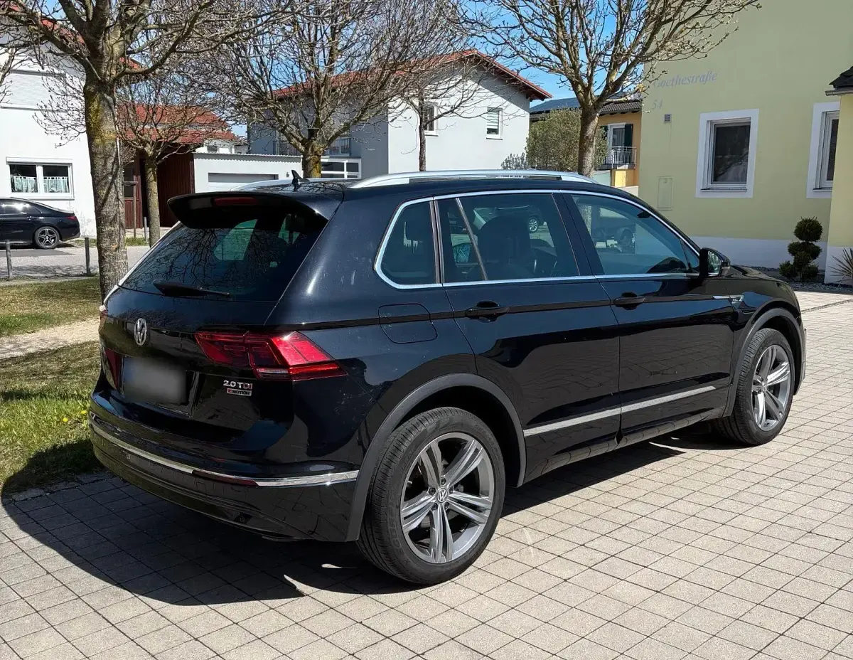 Gebraucht VW Tiguan Highline 190 PS (139 kW) 2017 Schwarz SUV