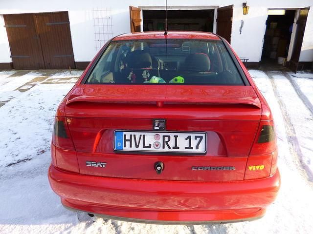 Gebraucht Seat Cordoba 75 PS (55 kW) 1996 Rot Limousine