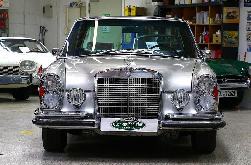 Gebraucht Mercedes 300 200 PS (147 kW) 1970 Silber Limousine