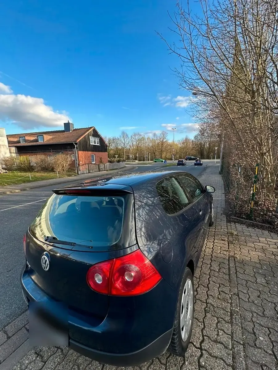 Brugt VW Golf V 75 HK (55 kW) 2004 Blå Hatchback