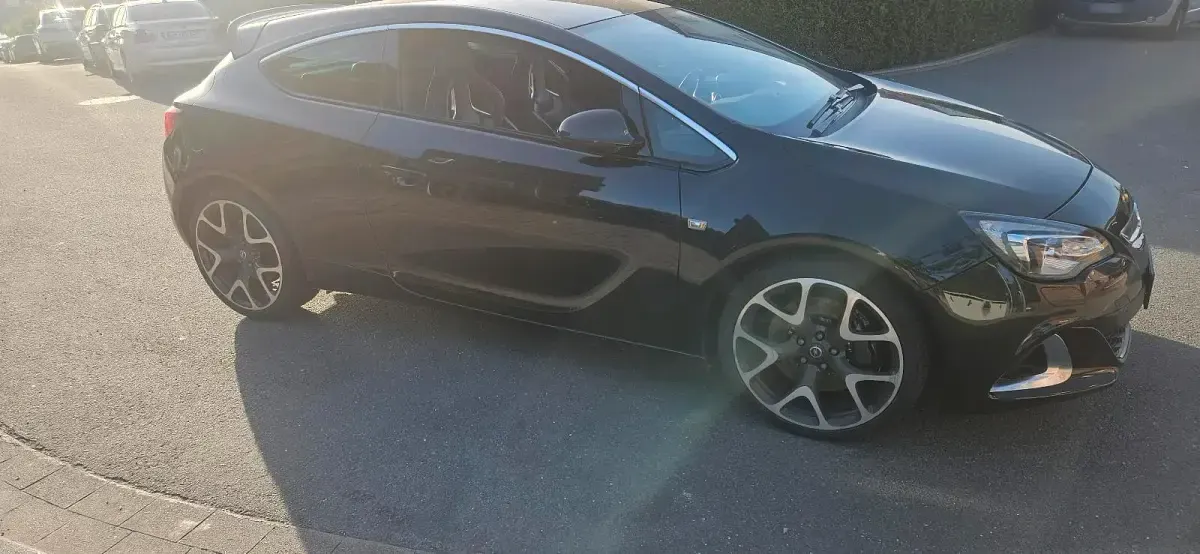 Gebraucht Opel Astra GTC OPC 280 PS (205 kW) 2013 Schwarz