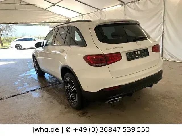 Gebraucht Mercedes GLC300de AMG 306 PS (225 kW) 2021 Andere Limousine