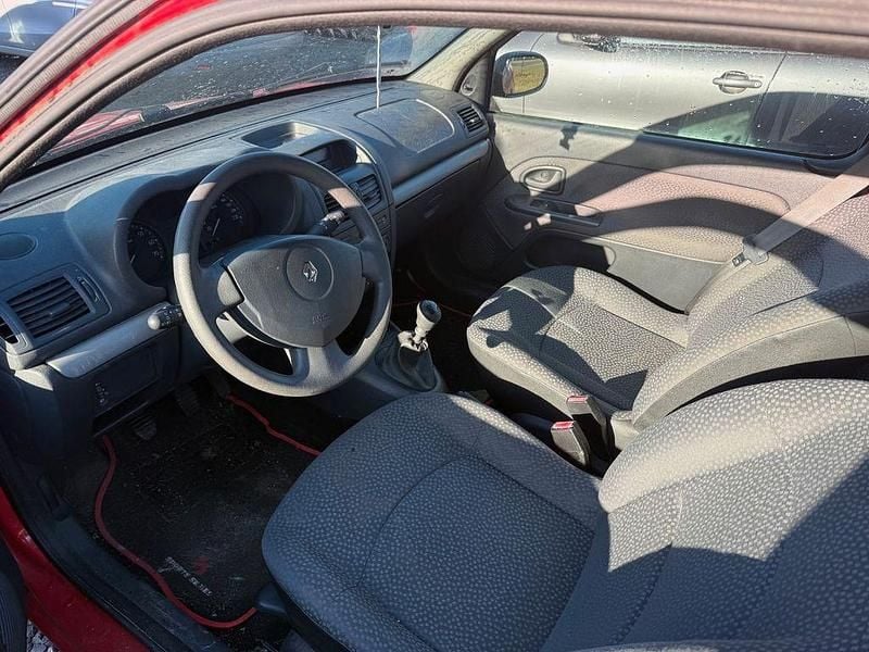 Gebraucht Renault Clio II Campus 58 PS (42 kW) 2006 Rot Kleinwagen