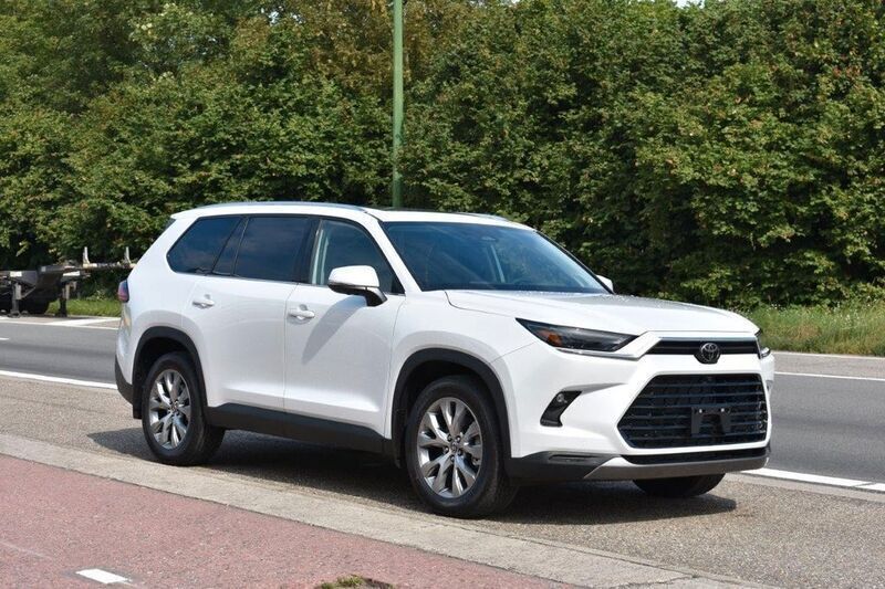 Weiß Neu 2024 Toyota Highlander Limited SUV | 50.000 € - Bild 1/4
