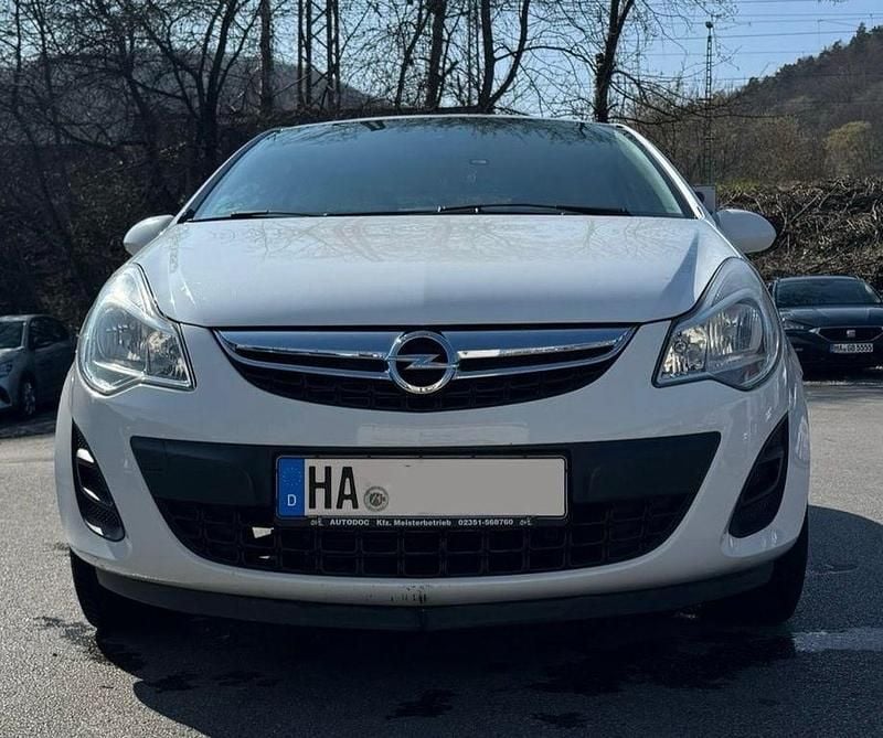 Gebraucht Opel Corsa Edition 69 PS (50 kW) 2013 Weiß Kleinwagen